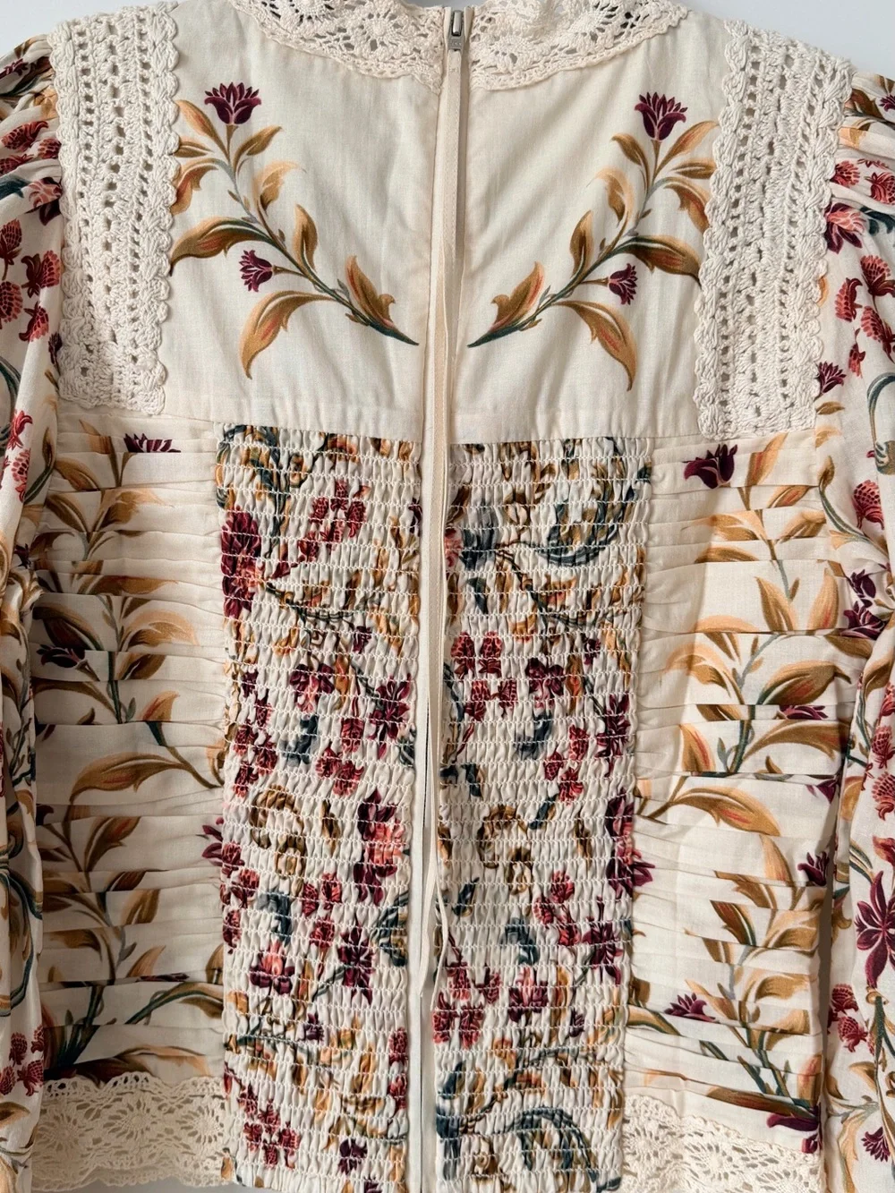 FARM RIO Cream Floral CROCHET Blouse
